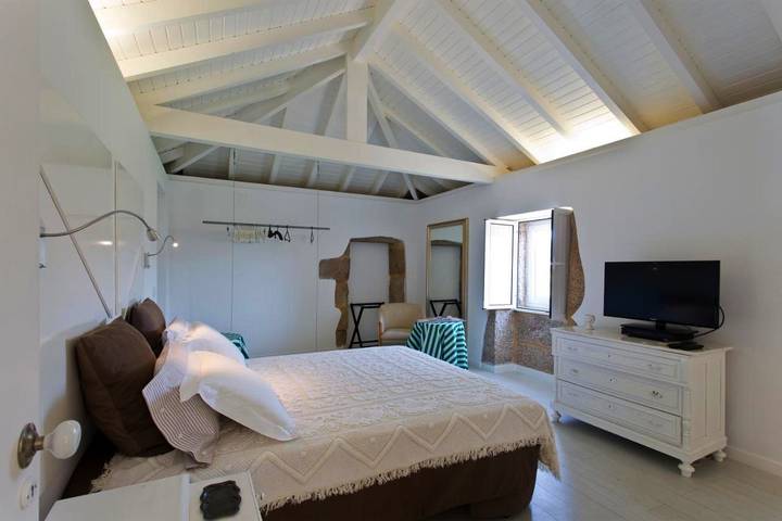 Location de vacances pour 5 personnes, avec vue ainsi que piscine et jardin dans Arco de Baúlhe - 4