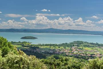 Agriturismo per 10 Persone in Tuoro sul Trasimeno, Lago Trasimeno, Foto 1