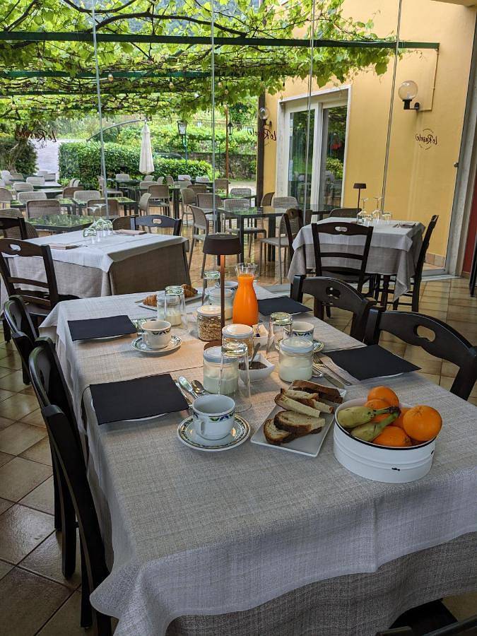 Ristorante Le Rasole in Garda, Gardasee-Berge