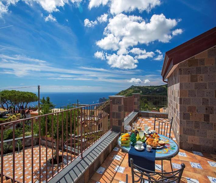 Villa per 12 persone, con Terrazza e Giardino nonché Piscina a Massa Lubrense