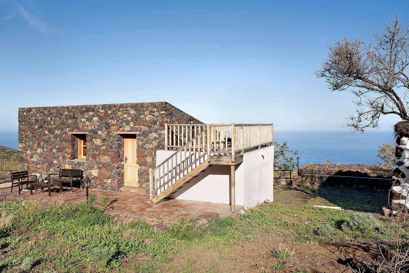 Chalet 'La Higuera' avec vue sur la mer, terrasse partagée et Wi-Fi in Las Toscas, Frontera