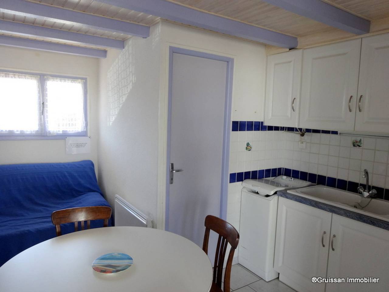 Gemütliches Chalet mit Terrasse & Balkon 500m vom Strand entfernt in Plage des Chalets, Gruissan