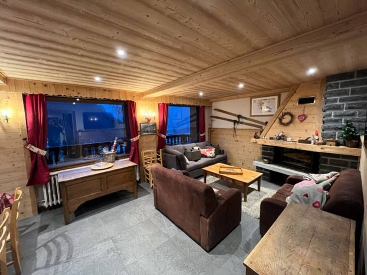 Appartement entier, Spacieux chalet 7 pièces, 6 salles de bains, 14 personnes, proche centre et remontées, Châtel in Chatel, Les Portes du Soleil