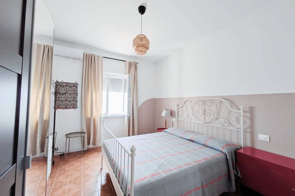 Entire apartment, Penthouse with Panoramic Terrace and Sea View in Cilento in Castellabate, Cilento