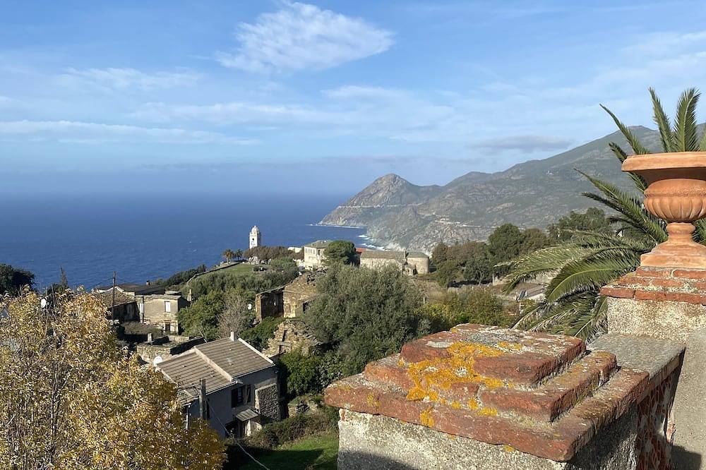 Appartement entier, Maison de Famille Avec Jardin Privatif in Canari, Région de Bastia