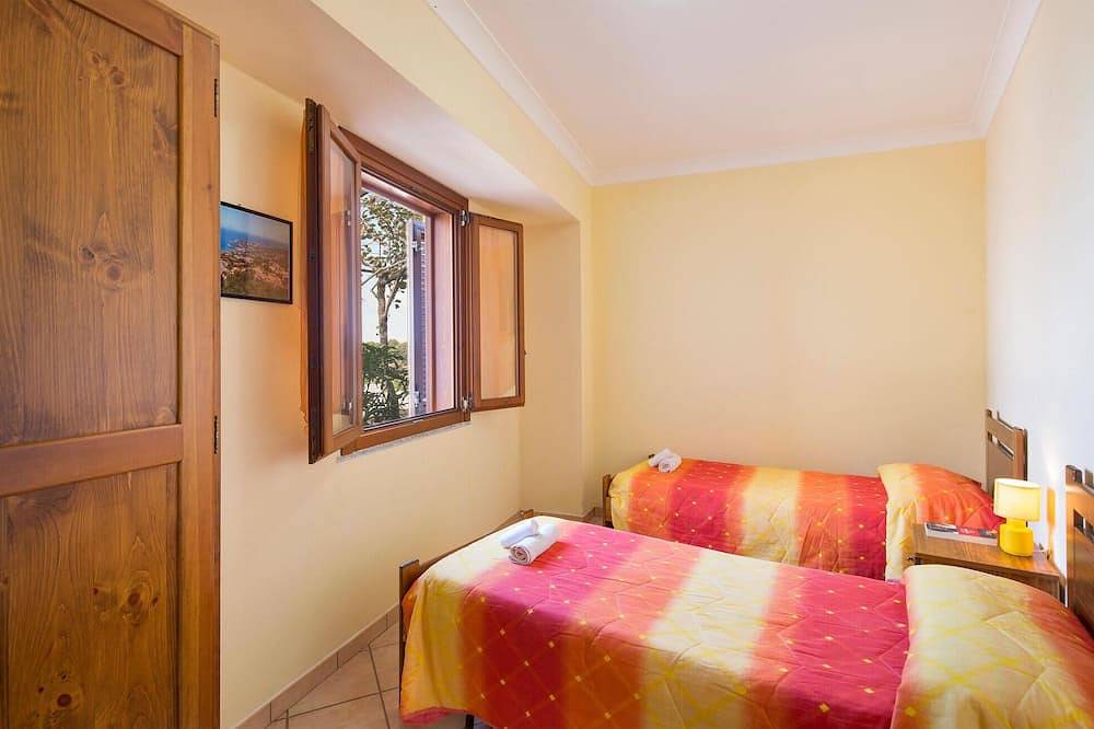 Maison de 2 chambres acceptant les. in Joppolo, Province de Vibo Valentia