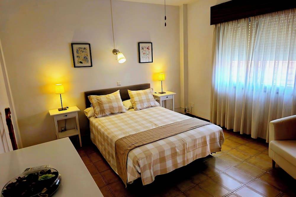 Maisonette-Wohnung mit Sonnenterrasse, in Fuengirola Zentrum, 250 m. Strand in Playa de Santa Amalia (Fuengirola), Fuengirola