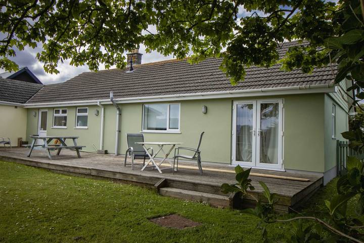 Holiday rental for 8 people, with balcony, child-friendly in Porthtowan