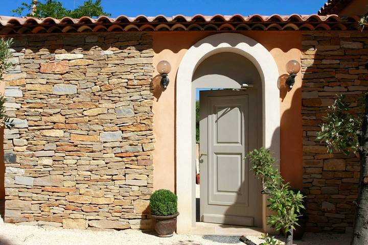 Appartement de vacances pour 4 personnes, avec jardin ainsi que piscine et balcon