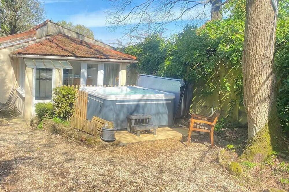 Maison 3 p 40m2 au calme avec jardin et jacuzzi in Palaiseau, Essonne