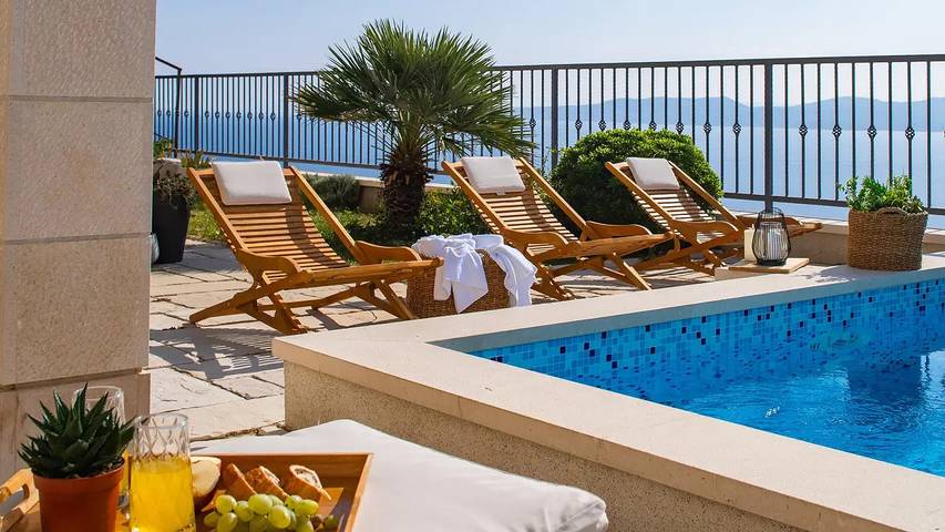 Villa pour 6 personnes, avec balcon ainsi que jardin et piscine à Mimice - 3