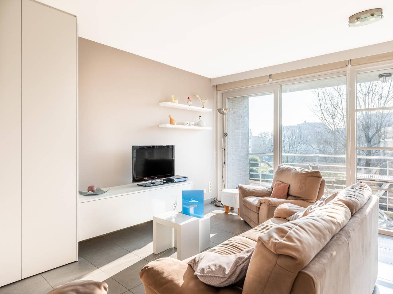 Geheel appartement, Zonnig appartement dichtbij het strand gelegen in Koksijde-Bad, Koksijde