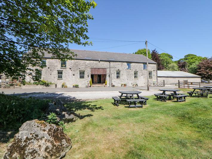 Cottage for 12 people, with garden, with pets in Peak District