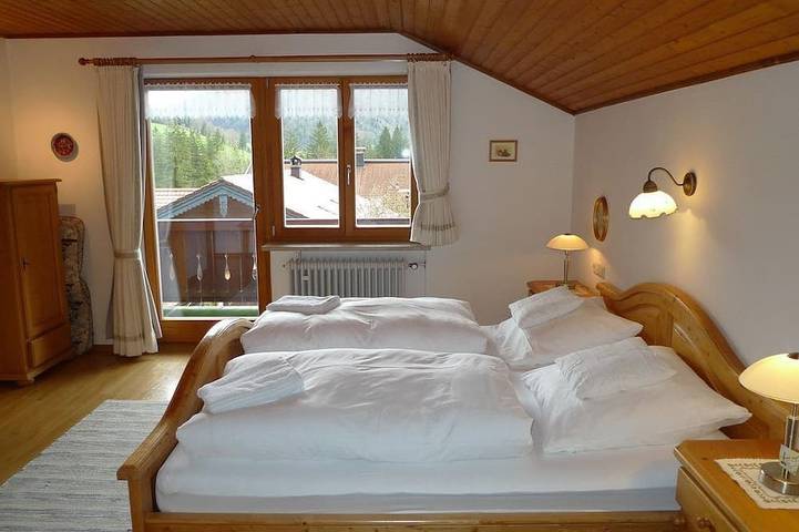 Ganze Wohnung, Ferienwohnung Berchtesgadener Land - Haus Schmidberger in Weissbach an der Alpenstrasse, Schneizlreuth