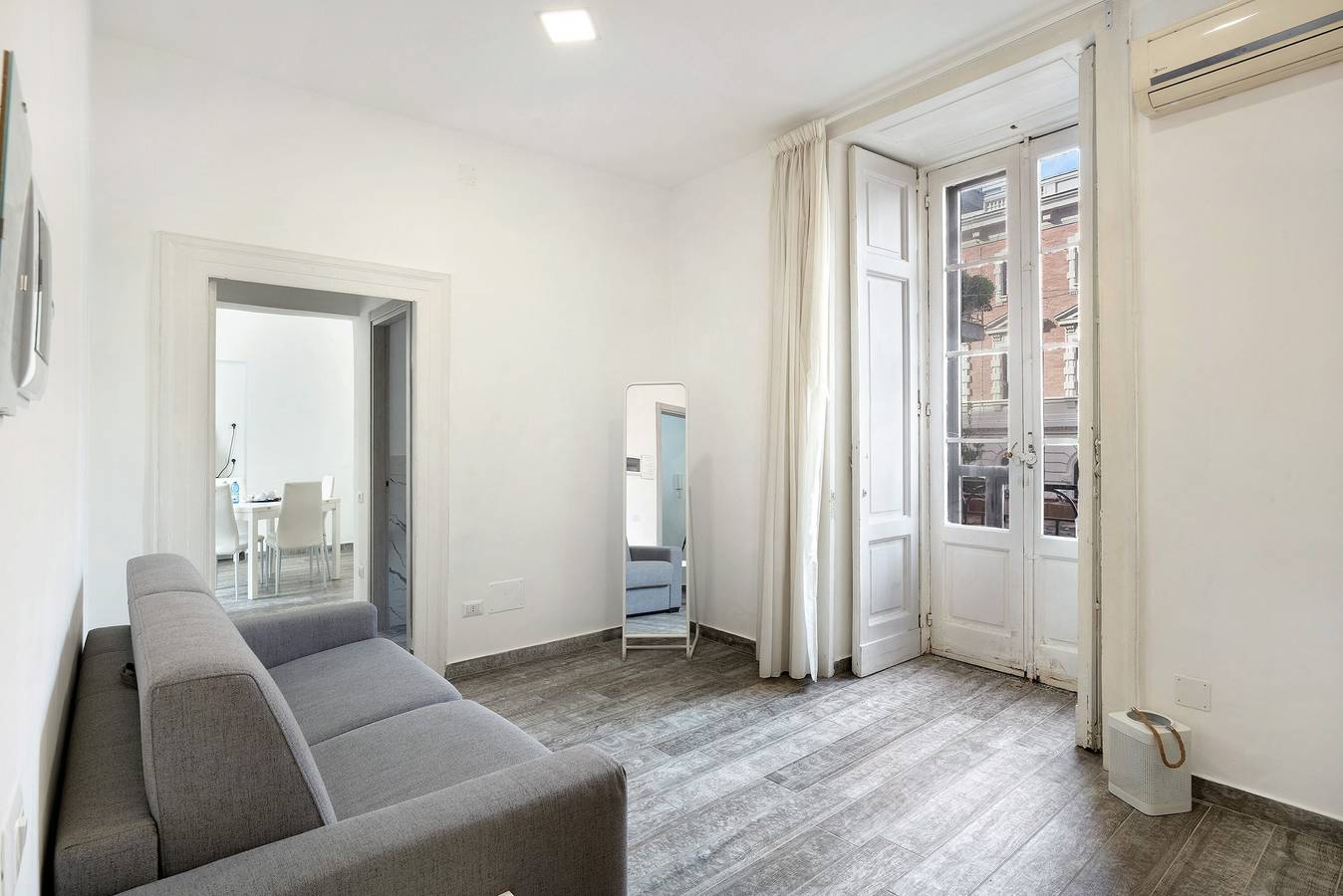 Appartement entier, Al Corso : appartement neuf super central in Salerne, Côte Tyrrhénienne Campanie