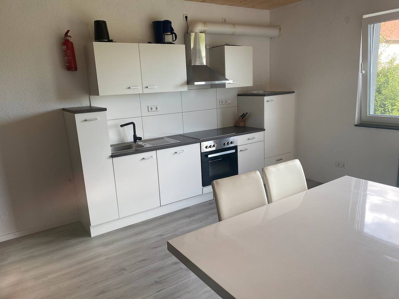 Ganze Wohnung, Apartment 'Ferienwohnung, 100 qm' mit gemeinsamer Terrasse, gemeinsamem Garten und Wlan in Hohenhaslach, Sachsenheim