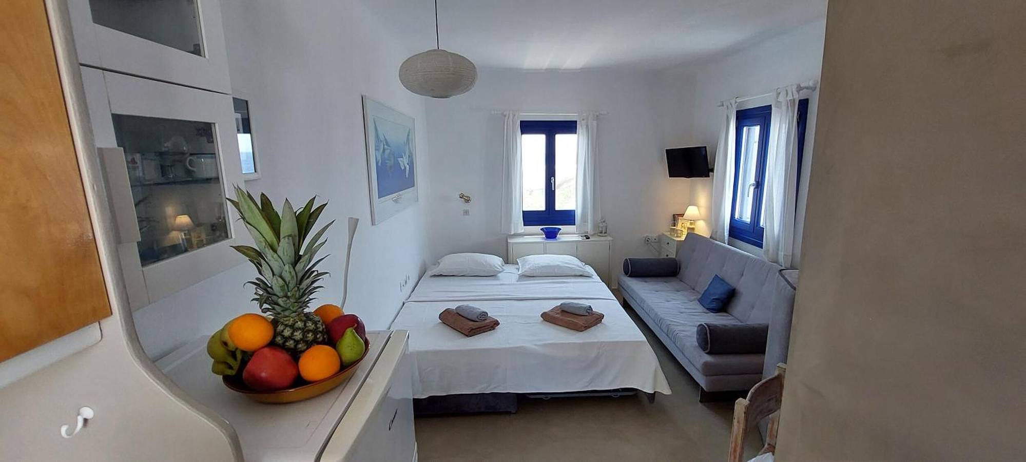 Appartement entier, Studio mykonien traditionnel – Front de mer, piscine, jardin, vue sur la mer in Mykonos