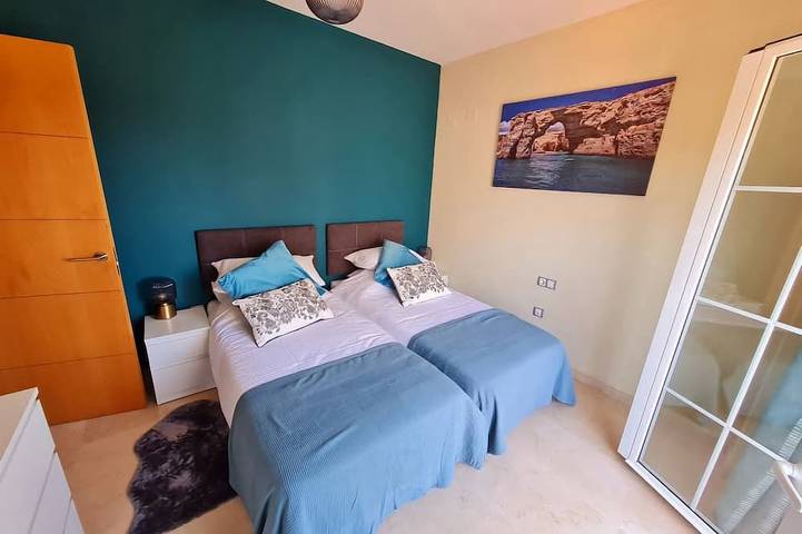 Apartamento entero, 🌴 **Luxury Coastal Getaway – 2 Bed, 2 Bath Apartment with Pool Views** 🌴 in San Luis de Sabinillas, Manilva