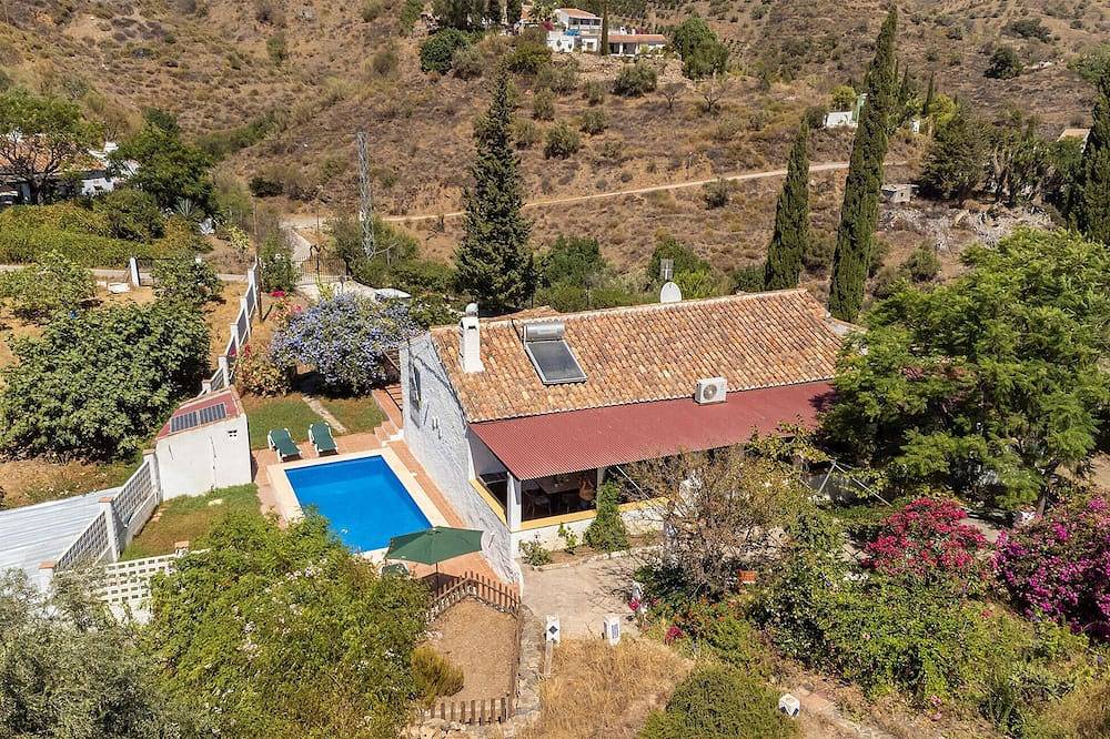 Awesome home in Rincón de la Victoria in Benalgabón, Rincón de la Victoria