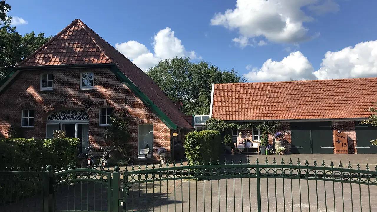 Ganze Ferienwohnung, Ferienwohnung für 2 Personen (90 m²) in Westerstede in Westerstede, Ammerland