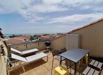 Gîte pour 7 personnes, avec piscine ainsi que vue et balcon dans Plage des Aresquiers