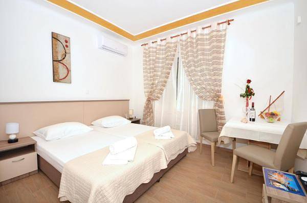 Guest House Mia (St) - Twin Room with Private Bathroom (A2) in Spalato, Regione spalatino-dalmata