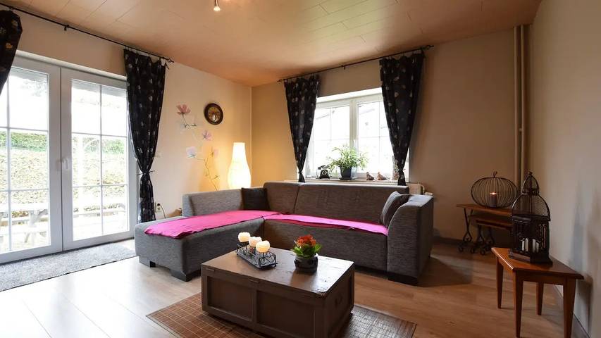 Location de vacances pour 9 personnes, avec jardin, animaux acceptés à Sainte-Ode - 2