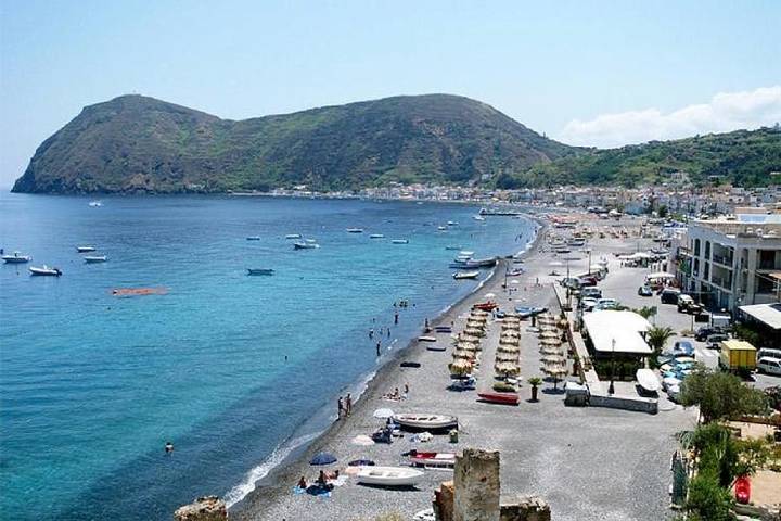 Location de vacances pour 2 personnes, avec vue et jardin, animaux acceptés à Lipari - 4