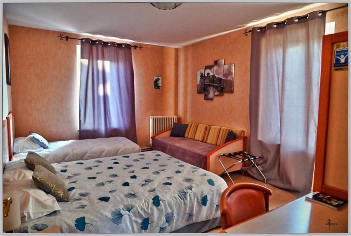 Hôtel pour 3 personnes, avec Terrasse ainsi que Jardin et Vue