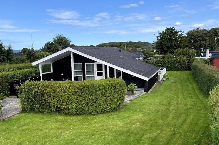 Ferieudlejning for 6 personer, med have og terrasse, husdyr tilladt i Bogense