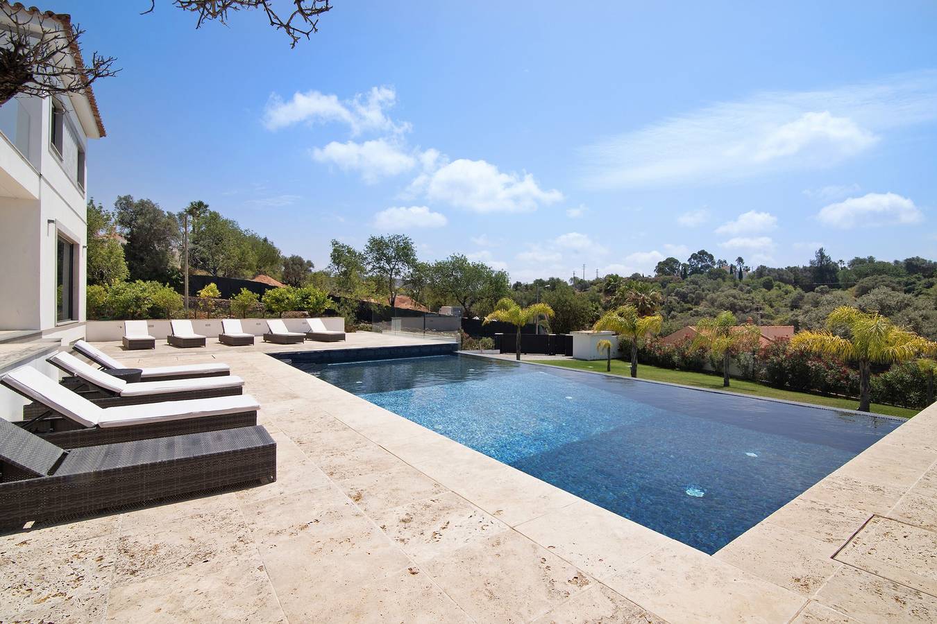 Villa 'Areeiro' con piscina privata, Wi-Fi e aria condizionata in Loulé (São Clemente), Distretto di Faro