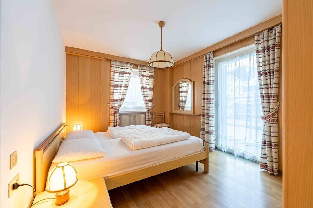 Ganze Wohnung, \"Pleasant apartment in a well-maintained setting\" in Penia, Canazei