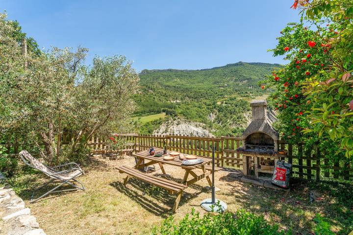 Location de vacances pour 5 personnes, avec jardin, adapté aux familles dans Drôme provençale - 2