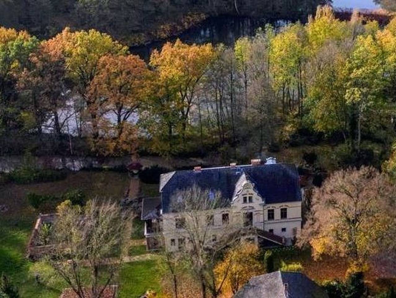 Ganze Ferienwohnung, Ferienwohnung im historischen Herrenhaus - Ferienwohnung im Herrenhaus in Laasow, Vetschau