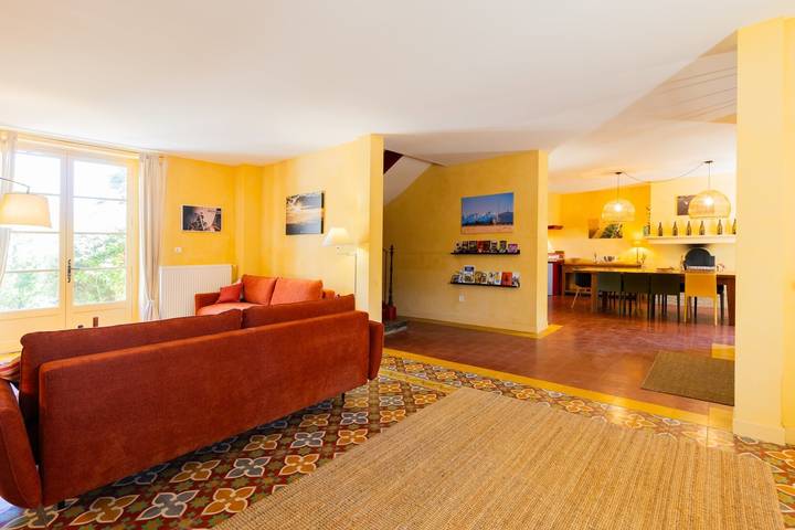 Renovated Winegrower's House with Shared Pool, Wi-Fi & AC in the Heart of the Vineyards in Trèbes, Carcassonne region