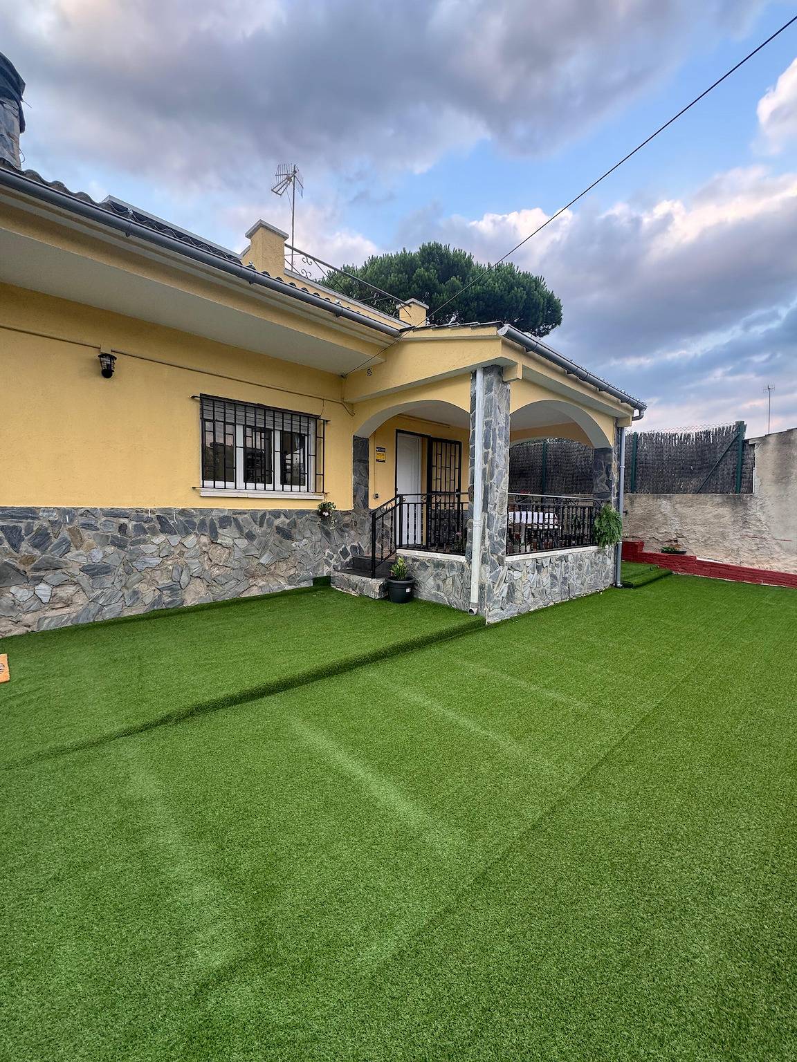 Casa Vacacional 'Can Dornena Refugio Con Encanto' con Vista a la Montaña, Wi-Fi y Aire Acondicionado in Massanet de la Selva, Provincia de Gerona
