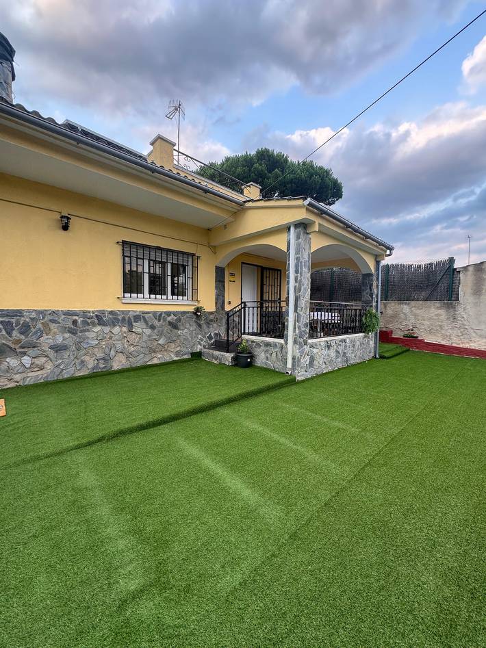 Gîte pour 6 personnes, avec jardin, animaux acceptés à Maçanet de la Selva