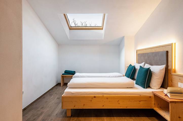 Hel lägenhet, Apartment "Reiterhof Flora" with Mountain View, Private Garden & Wi-Fi in San Genesio Atesino, Sarntal Alperne