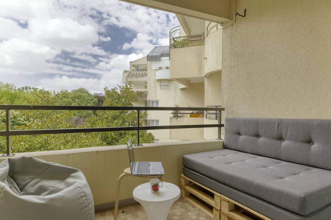Apartamento entero, Le Blum - Wifi - Balcon - Porte de Bercy in Maisons-Alfort, Valle del Marne