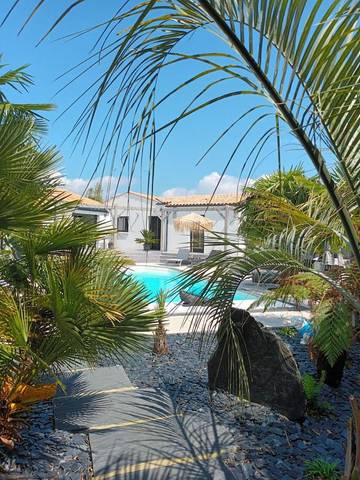 Chambre d’hôte pour 2 personnes, avec piscine ainsi que vue et jardin à Saint-Laurent-de-la-Prée