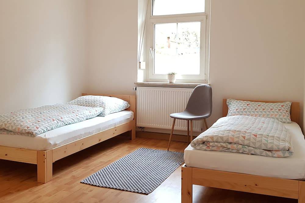 Ganze Wohnung, Wohnung auf 100 qm in Amberg für bis zu 12 Personen mit Gartenanteil in Amberg, Ostbayern