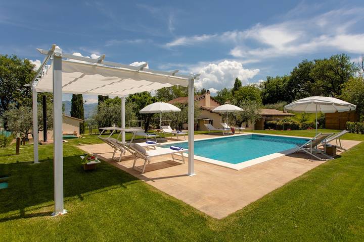 Casa vacanza per 10 persone, con Giardino e Panorama a Montefalco