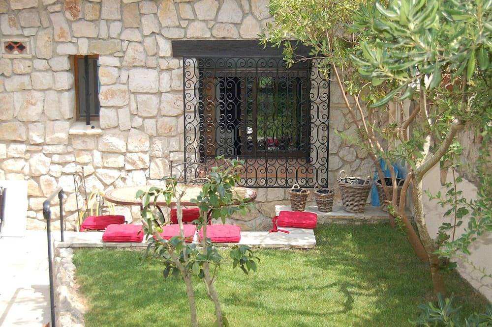 Apartamento entero, Apartamento en La Turbie con jardín in La Turbie, Nizza Region