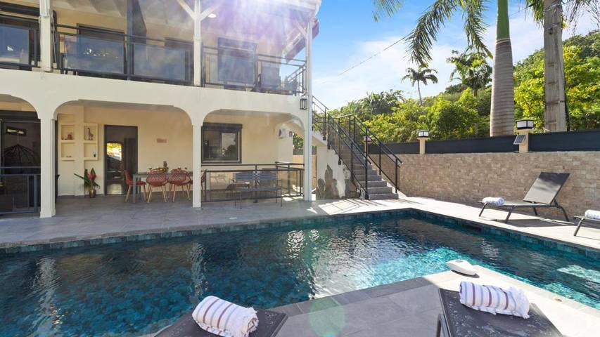 Gîte pour 4 personnes, avec piscine dans Plage de la Caravelle