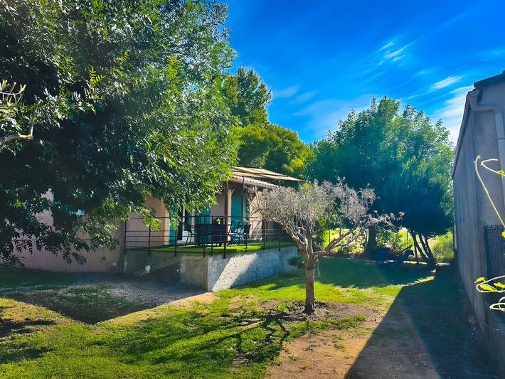Location de vacances pour 4 personnes, avec Jardin à Courthézon
