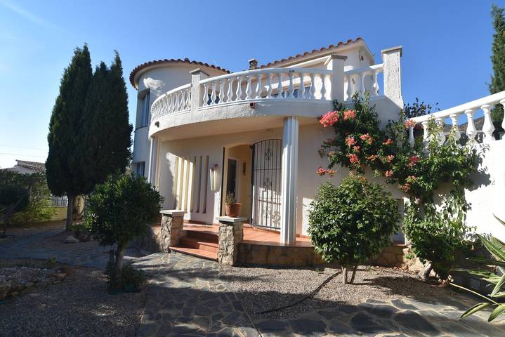 Casa rural para 10 personas, con Balcón y Terraza además de Jardín y Vistas en Roses - 2