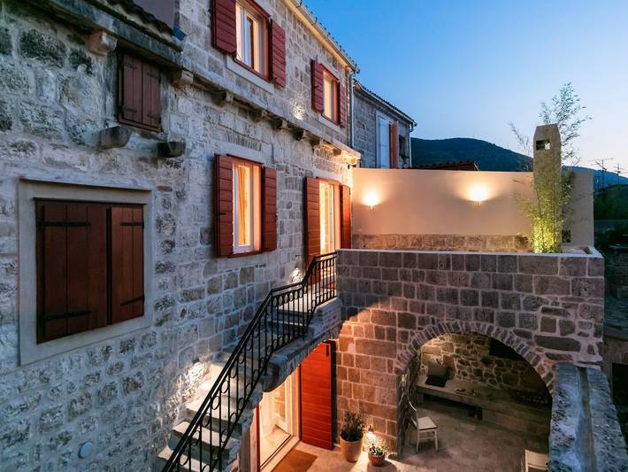 Villa Zdenka - Five Bedroom Villa with Terrace in Vis Stad, Vis (Dalmatia)