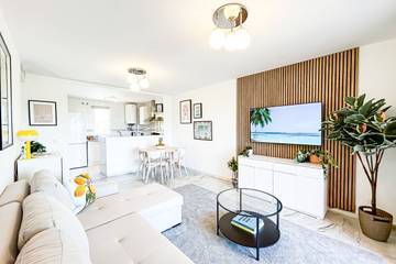 Ferienwohnung für 5 Personen, mit Meerblick und Pool sowie Balkon/Terrasse, mit Haustier in Manilva