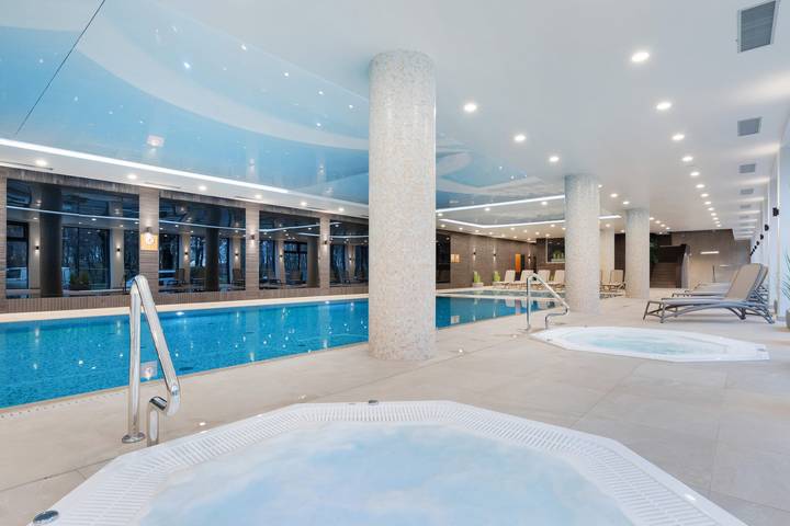 Ferienwohnung für 5 Personen, mit Whirlpool und Garten sowie Pool in Kolberg