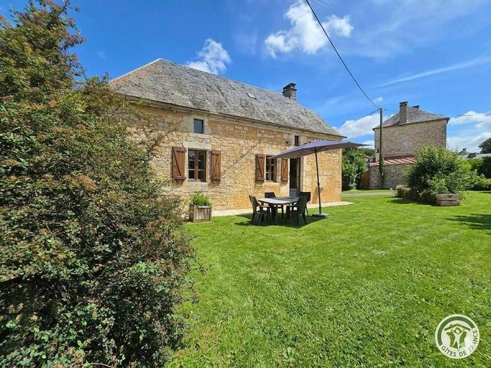 Location de vacances pour 4 personnes, avec Terrasse et Jardin à Borrèze